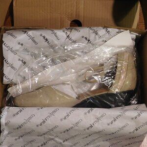 Women’s Aurelia Pump – Nude, Size 9W